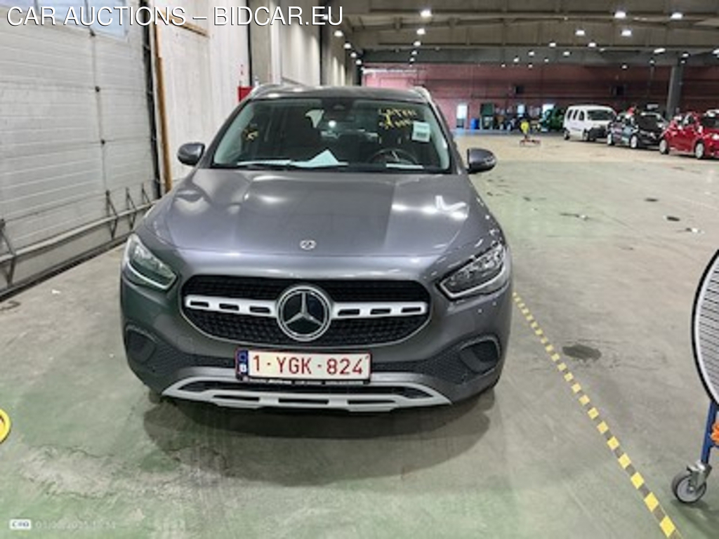 Mercedes-Benz GLA 2.0 GLA 180 D DCT BUSINESS SOLUTION