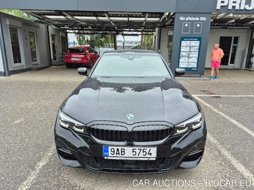 BMW 3 2.0 320d xDrive AT
