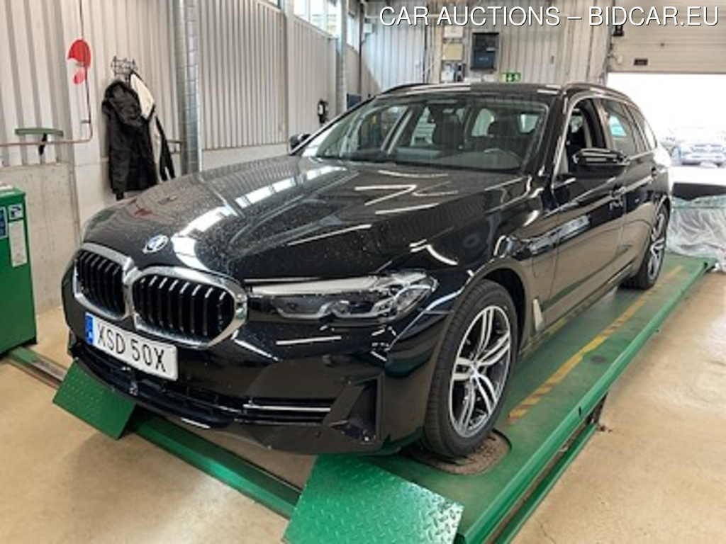 BMW Series 5 530e xDrive Touring Connected Edit KameraNavi