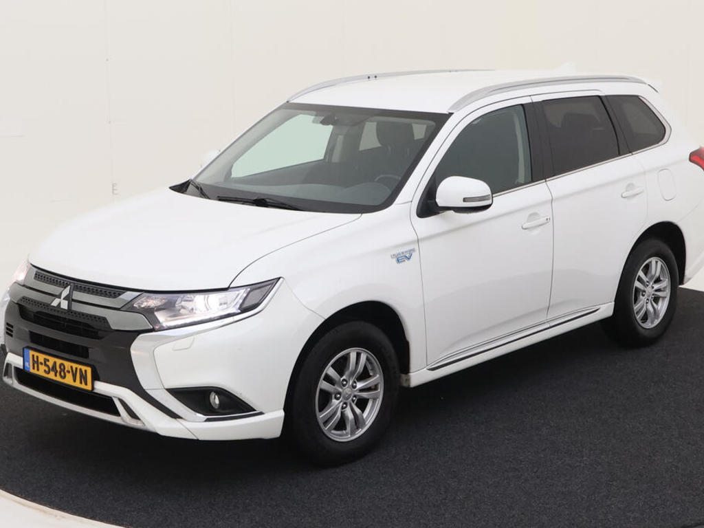 Mitsubishi Outlander 2.4 PHEV 135PK AUT PURE TREKHAAK, 2020