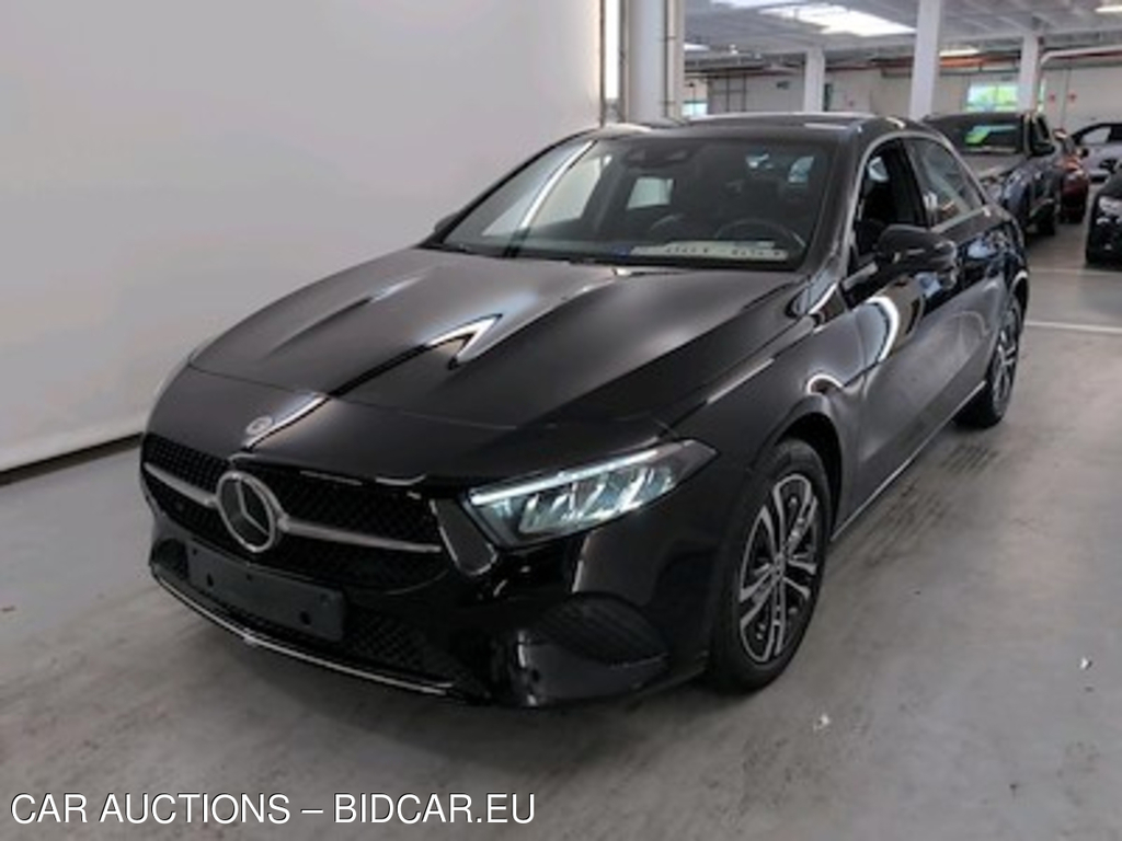 Mercedes-Benz A-class limousine 1.3 A 250 E BUSINESS LINE DCT