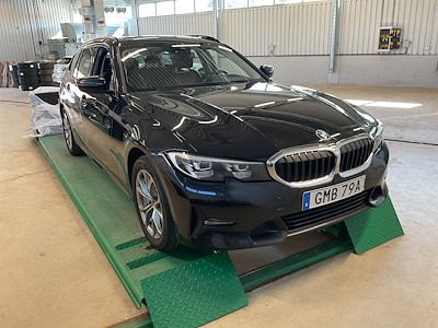 BMW Series 3 330e Touring xDrive Sport Line Drag Navi