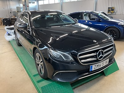 Mercedes-Benz E-Klass 220 T d 4MATIC Avantgarde Kombi Paket Drag Widescreen
