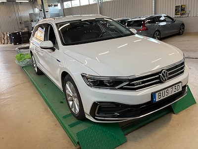 Volkswagen Passat GTE Executive Drag Paket Safe Tech IQ.Light Cockpit Varmare Navi