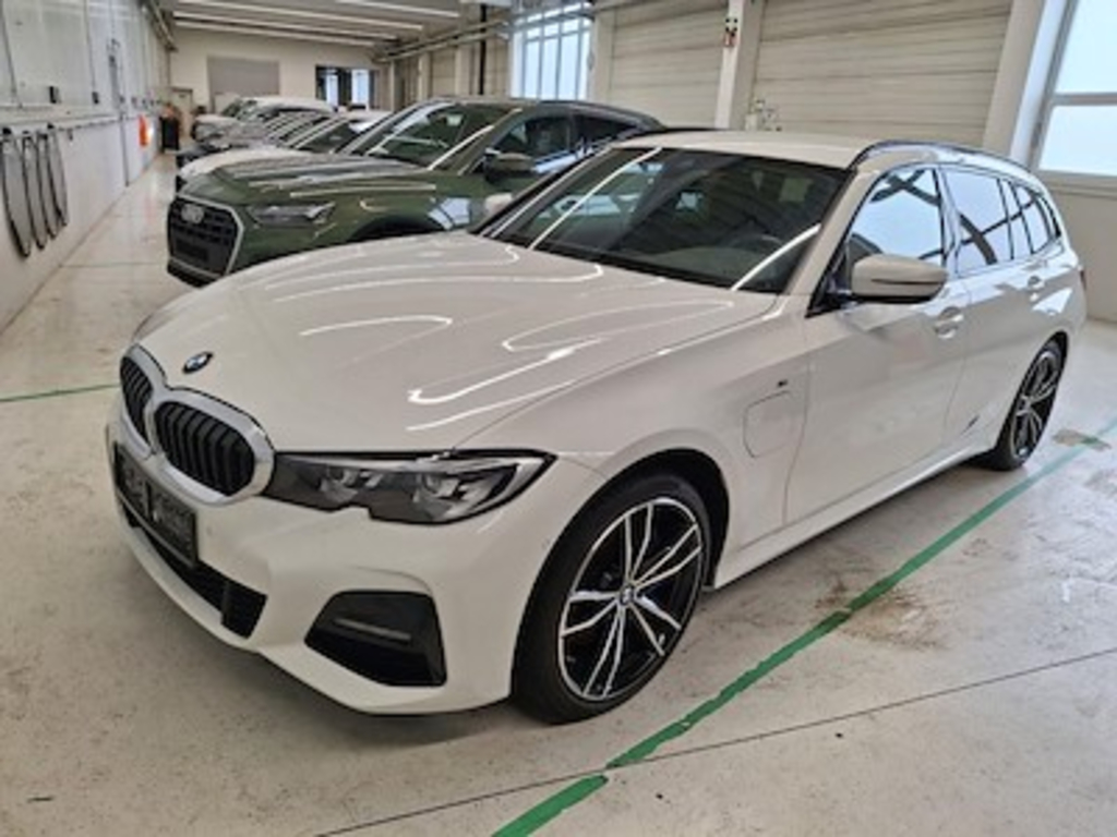BMW Series 3 330e xDrive Touring 135KW