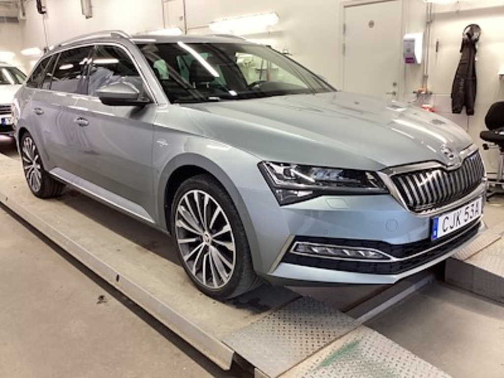 Skoda SUPERB iV Kombi PHEV L&K Business Adventure Edition