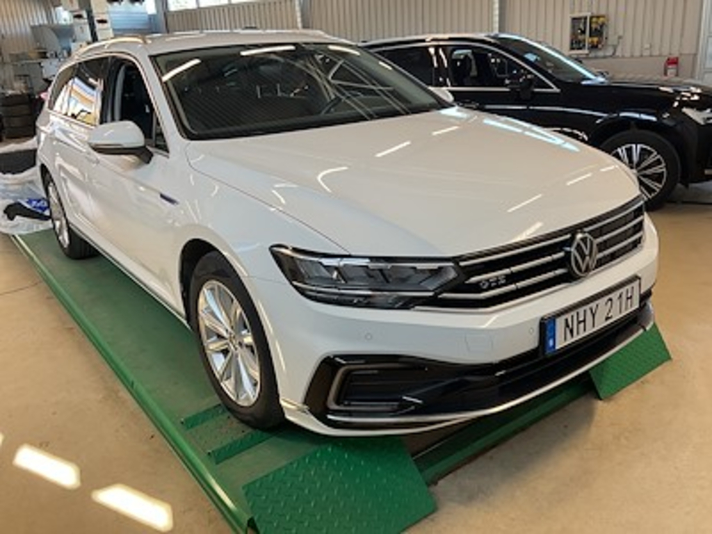 Volkswagen Passat GTE Drag Paket DYNAUDIO Varmare Navi