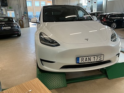 Tesla Model Y Standard Range RWD