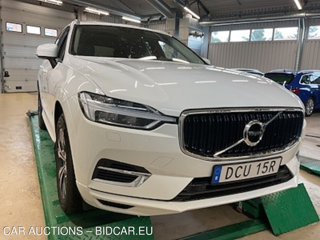 Volvo XC60 T8 AWD Momentum Adv Edit