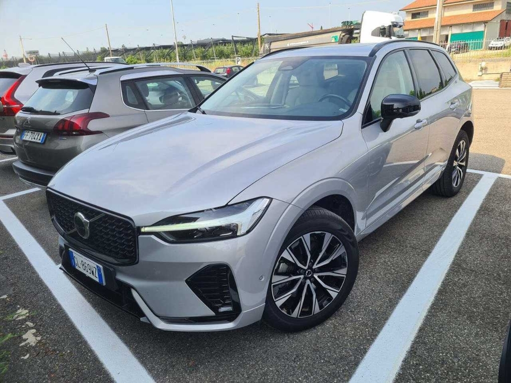 Volvo XC60 B4 D AWD automatico Plus Dark, 2022