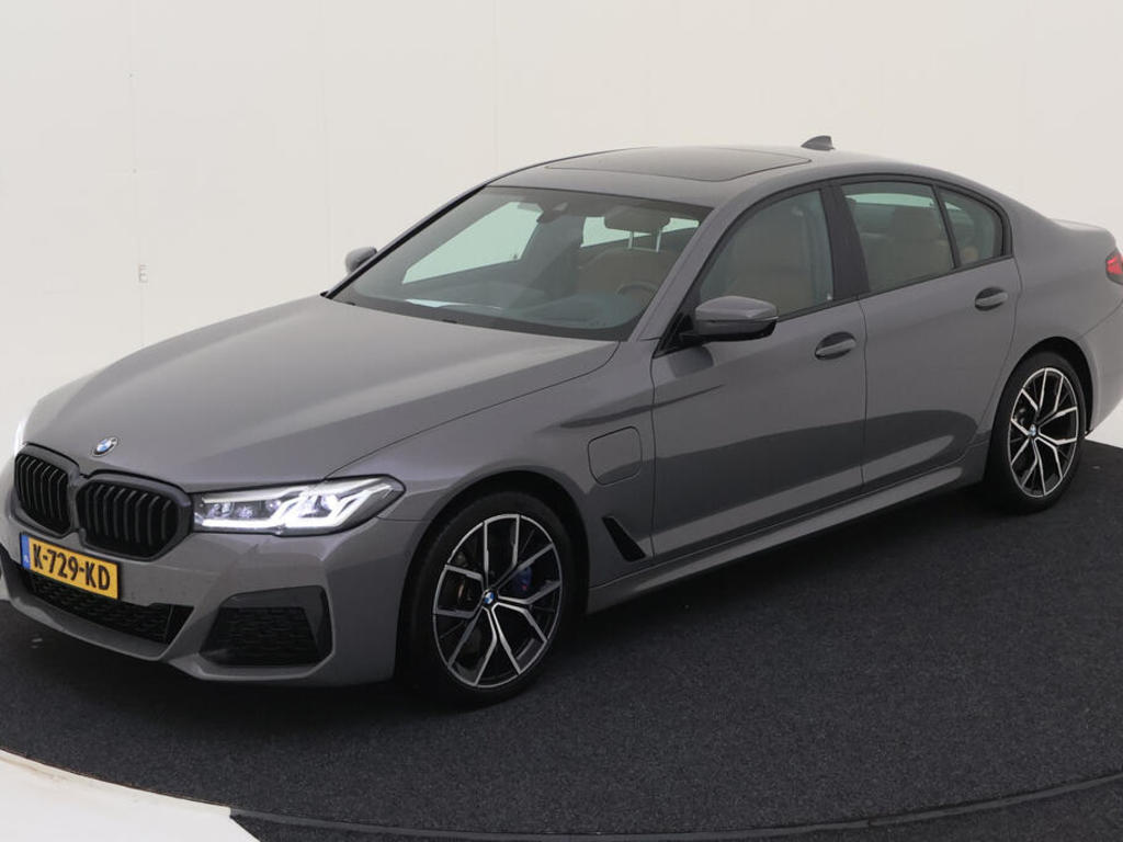 BMW 5-SERIE 545E XDRIVE 394PK AUT HIGH EXEC ED AUDIO MEDIA HUD M SPORT PARK, 2021
