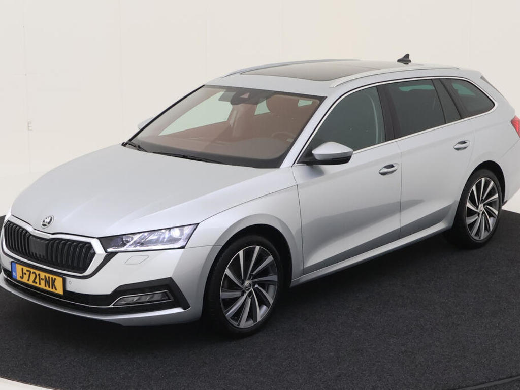 Skoda Octavia combi 1.5 TSI 150PK FIRST EDITION PANO TREKHAAK, 2020
