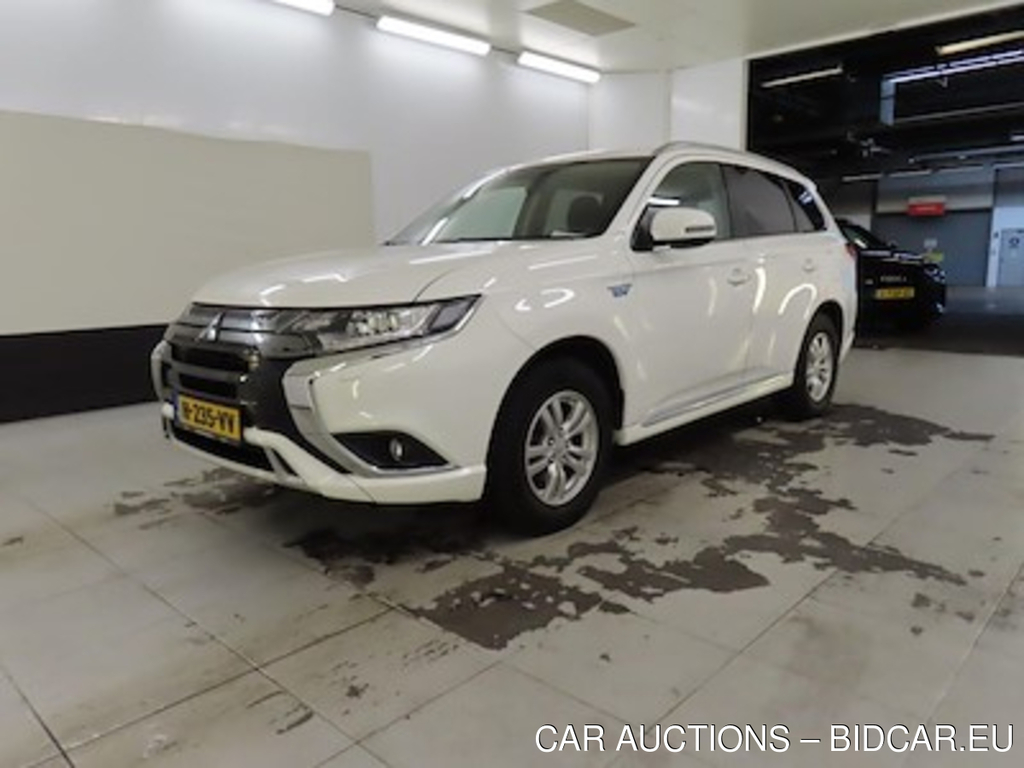 Mitsubishi Outlander PHEV Pure 5d