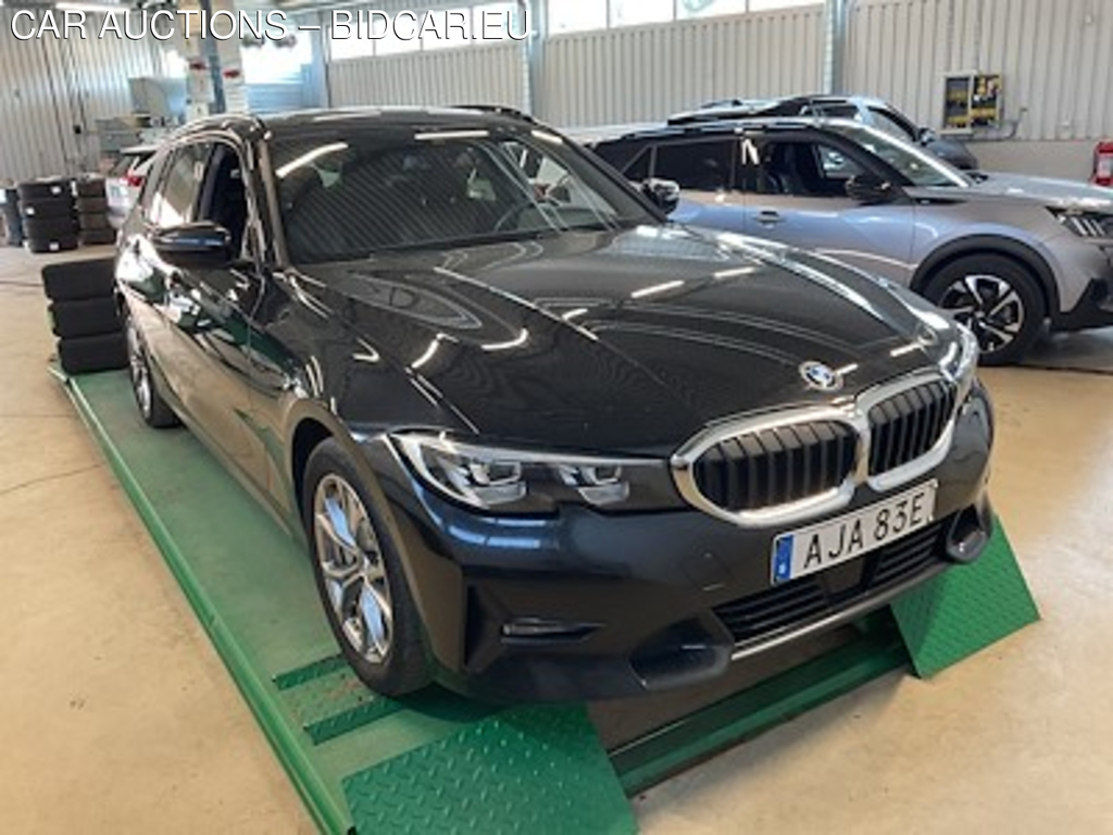 BMW Series 3 330e Touring Sport Line Drag Kamera **FRD 2020-12-28**