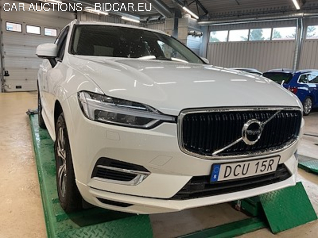 Volvo XC60 T8 AWD Momentum Adv Edit