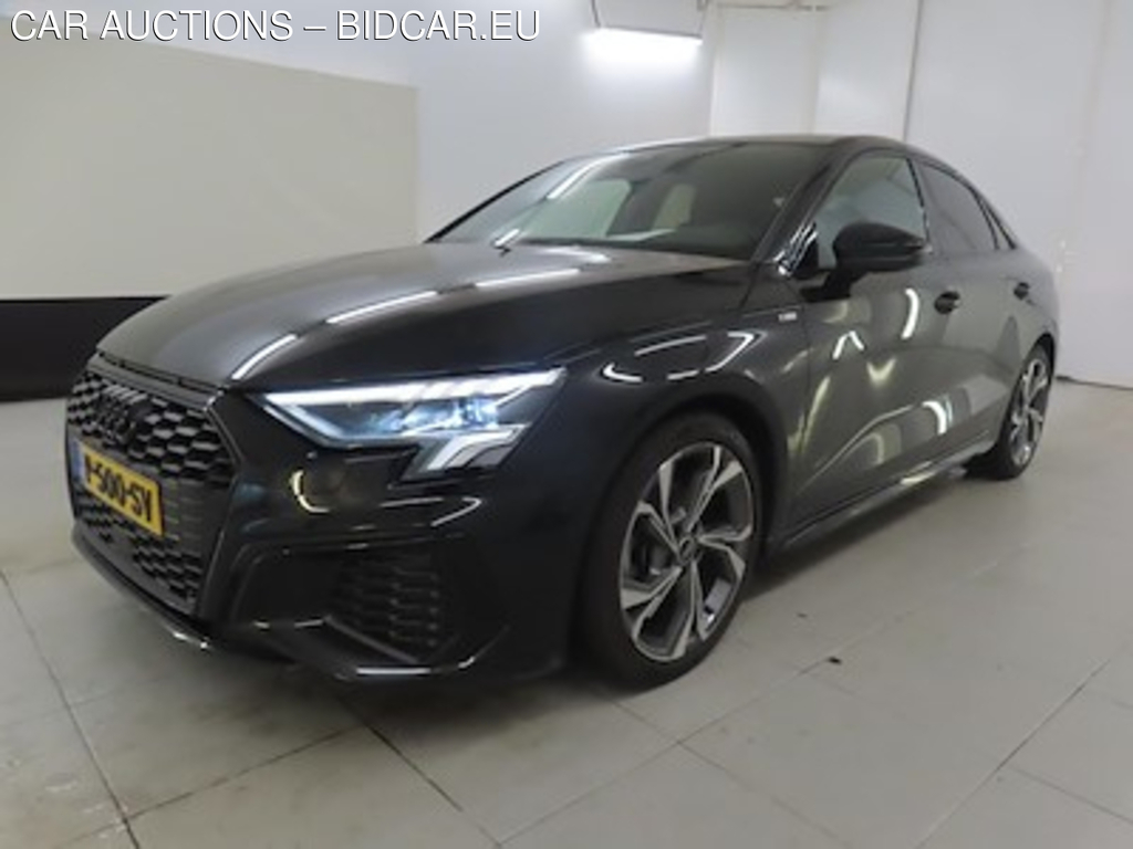 Audi A3 limousine 30 TFSI S tronic S edition 4d