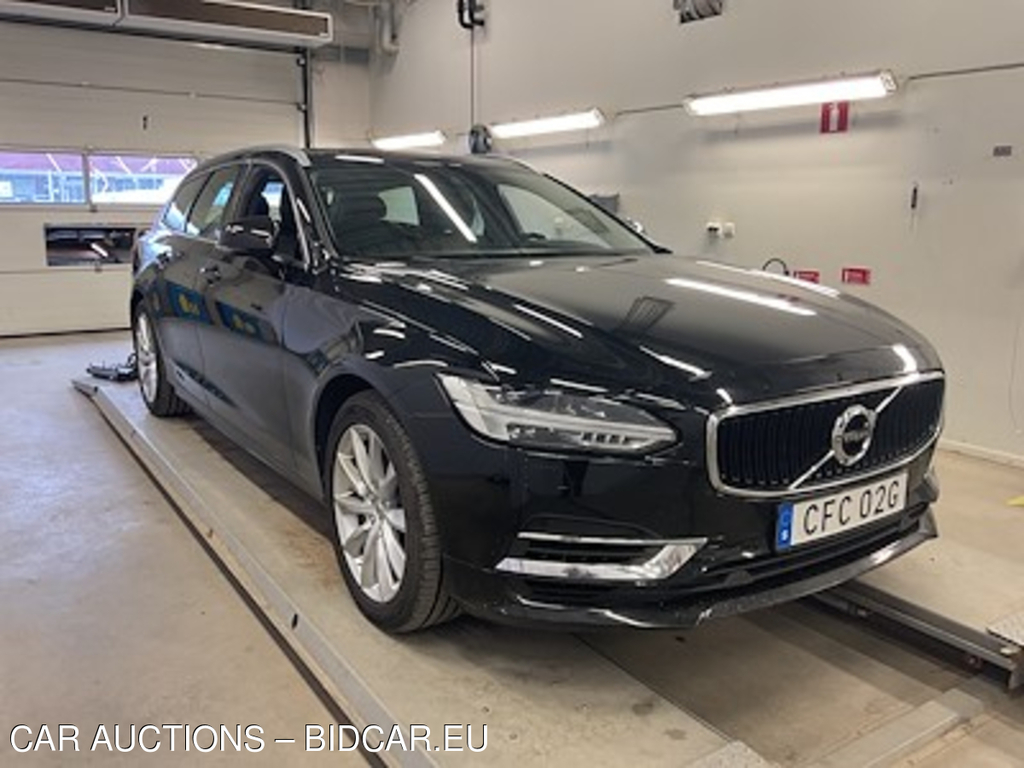 Volvo V90 T8 AWD Momentum Edition