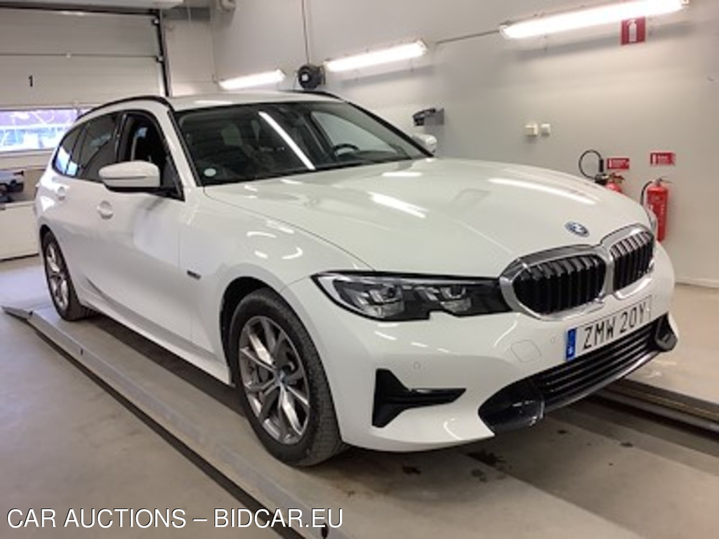 BMW Series 3 330e Touring xDrive Sport Line HiFi Drag Navi **INGEN KAMERA**
