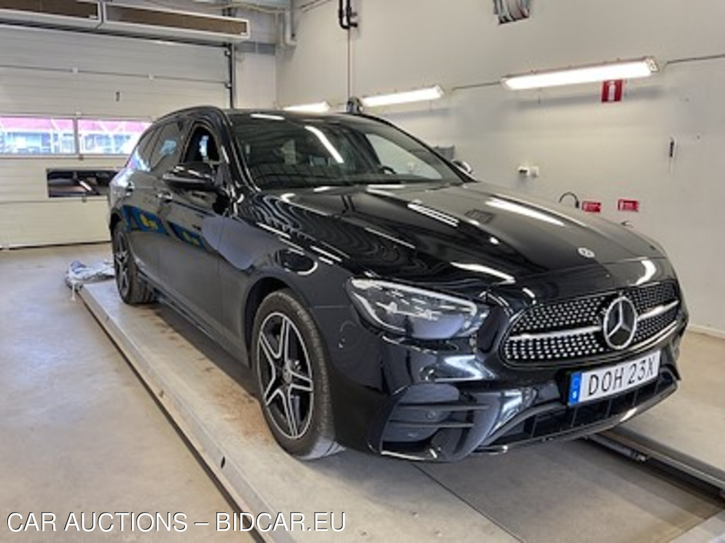 Mercedes-Benz E-Class 300 T de AMG-Line Premium Paket