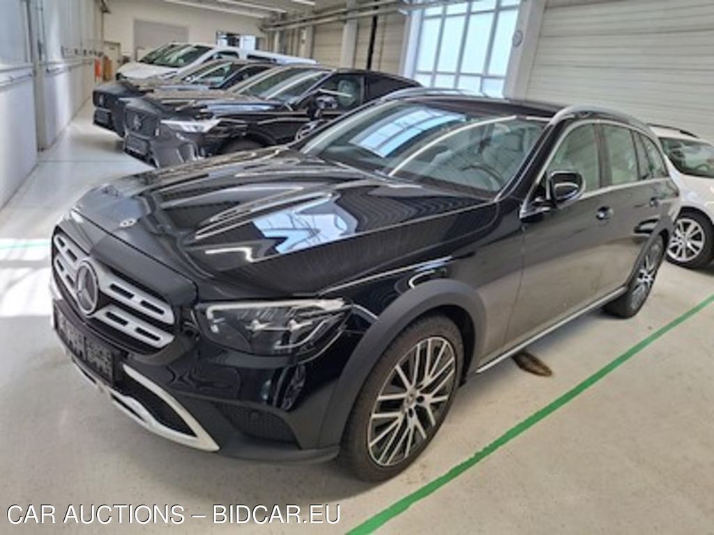 Mercedes-Benz E-Class E 220 D 4matic T All-Terrain Autom. 147K
