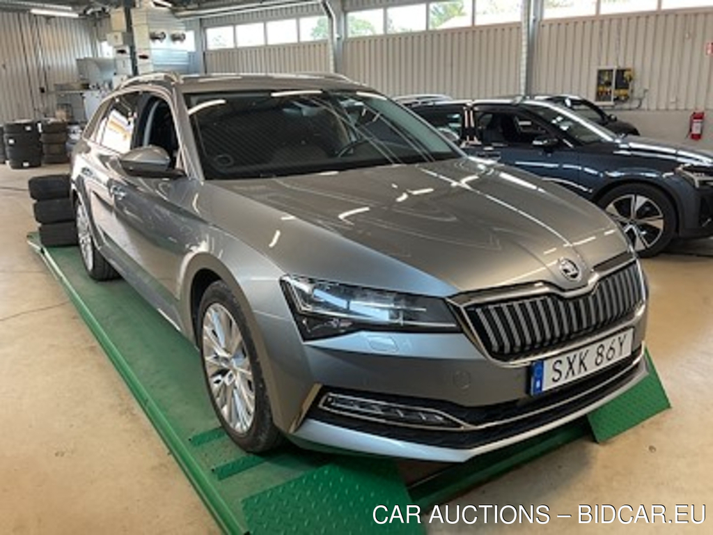 Skoda Superb iV Kombi 1.4 Plug-In Business Style Drag Paket