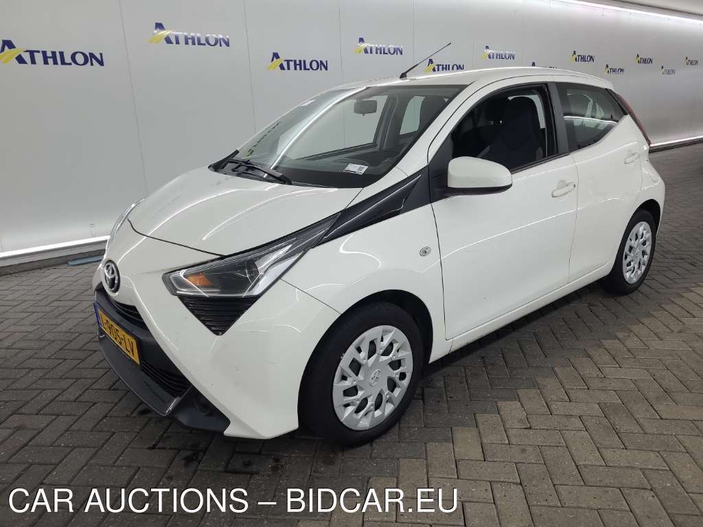 Toyota Aygo 1.0 VVT-I X-PLAY 5D 53KW, 2021