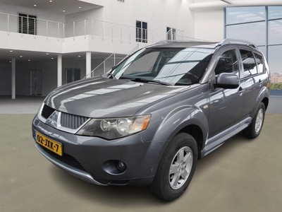 Mitsubishi Outlander 2.4 INSPIRE 2WD, 2009