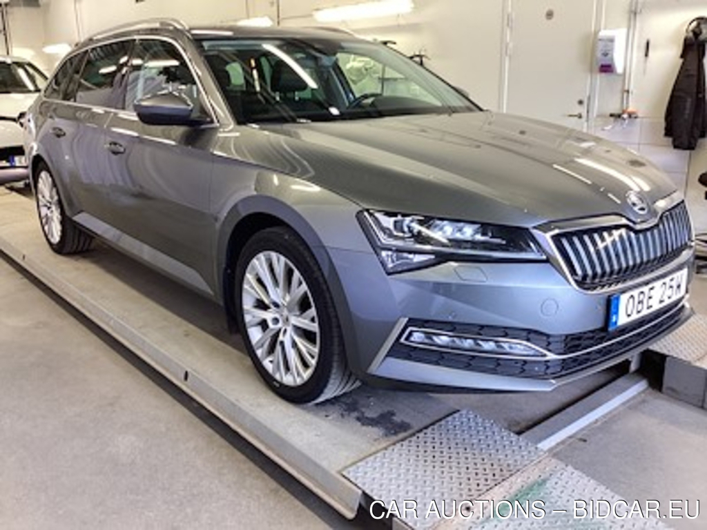 Skoda Superb iV Kombi 1.4 Plug-In Business Style Drag Paket