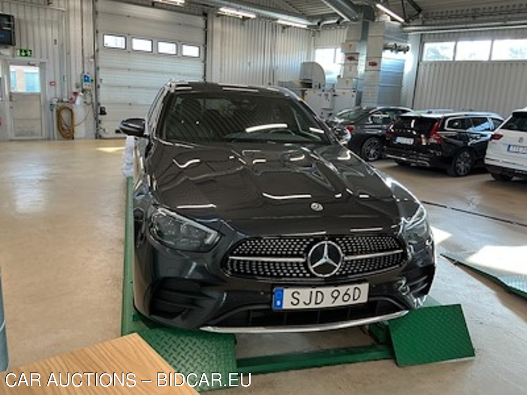 Mercedes-Benz E-Class 300 T de AMG Line Premium Drag Varmare 360 Kamera