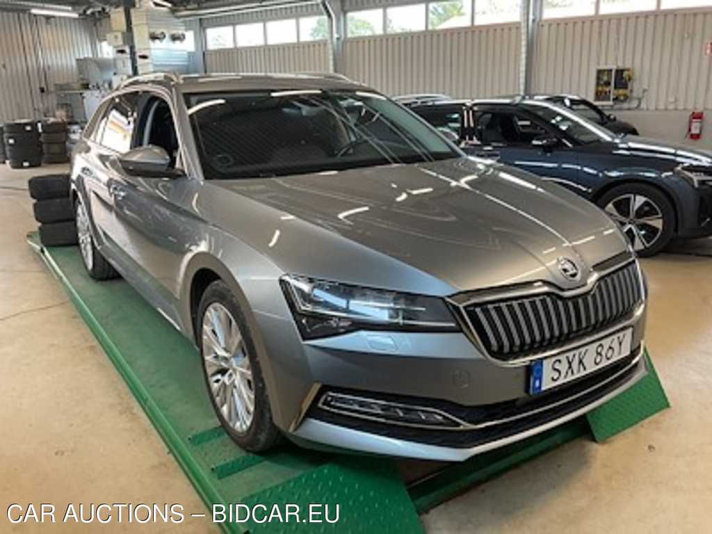 Skoda Superb iV Kombi 1.4 Plug-In Business Style Drag Paket