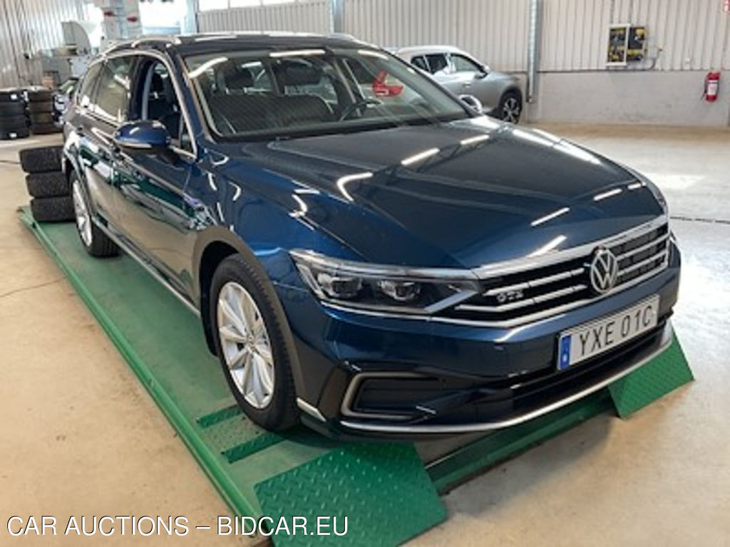 Volkswagen Passat GTE Executive Drag Varmare Kamera Skinn IQ.Light Ambient LED