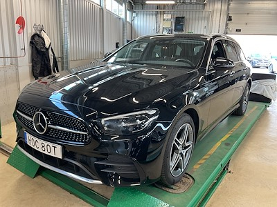 Mercedes-Benz E-Class 300 T de AMG Line Premium Plus Panorama Burmester EL-Stolar Fram Drag