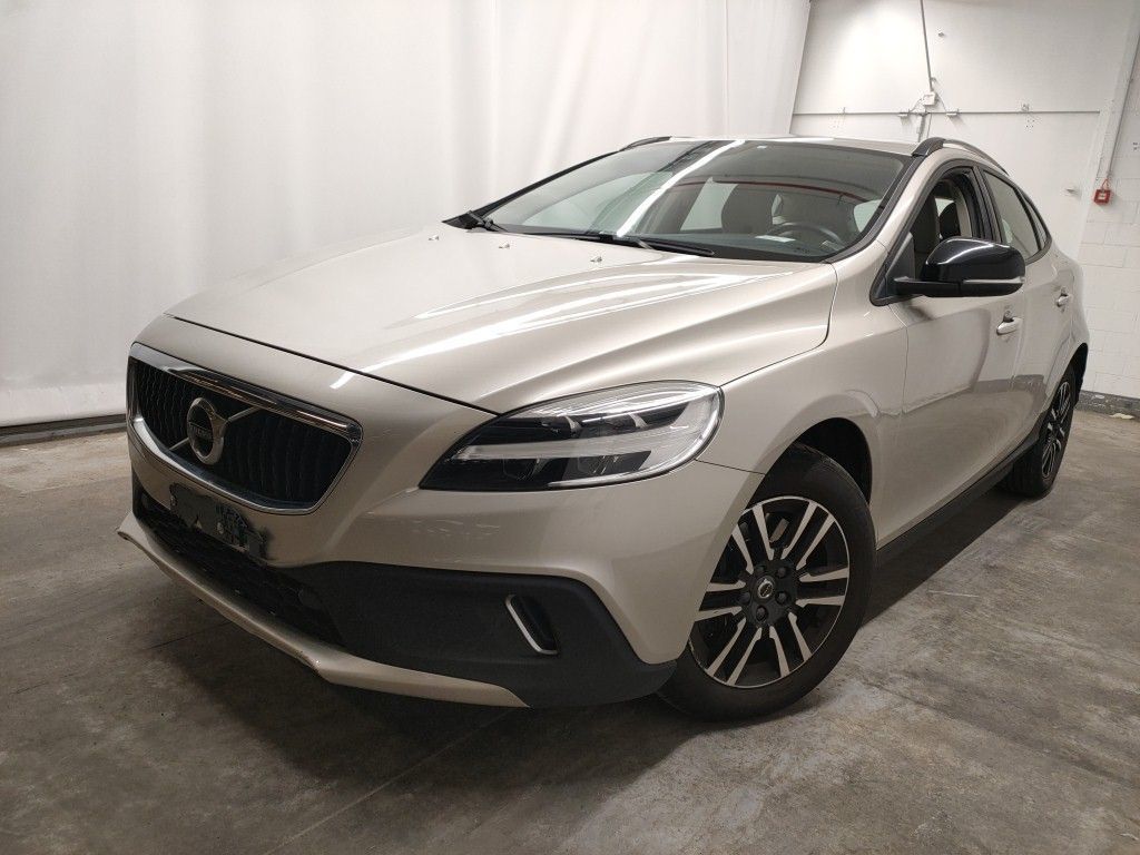 Volvo V40 cross country diesel - 2016 V40 CROSS COUNTRY 2.0 D2 PLUS GEARTRONIC, 2018