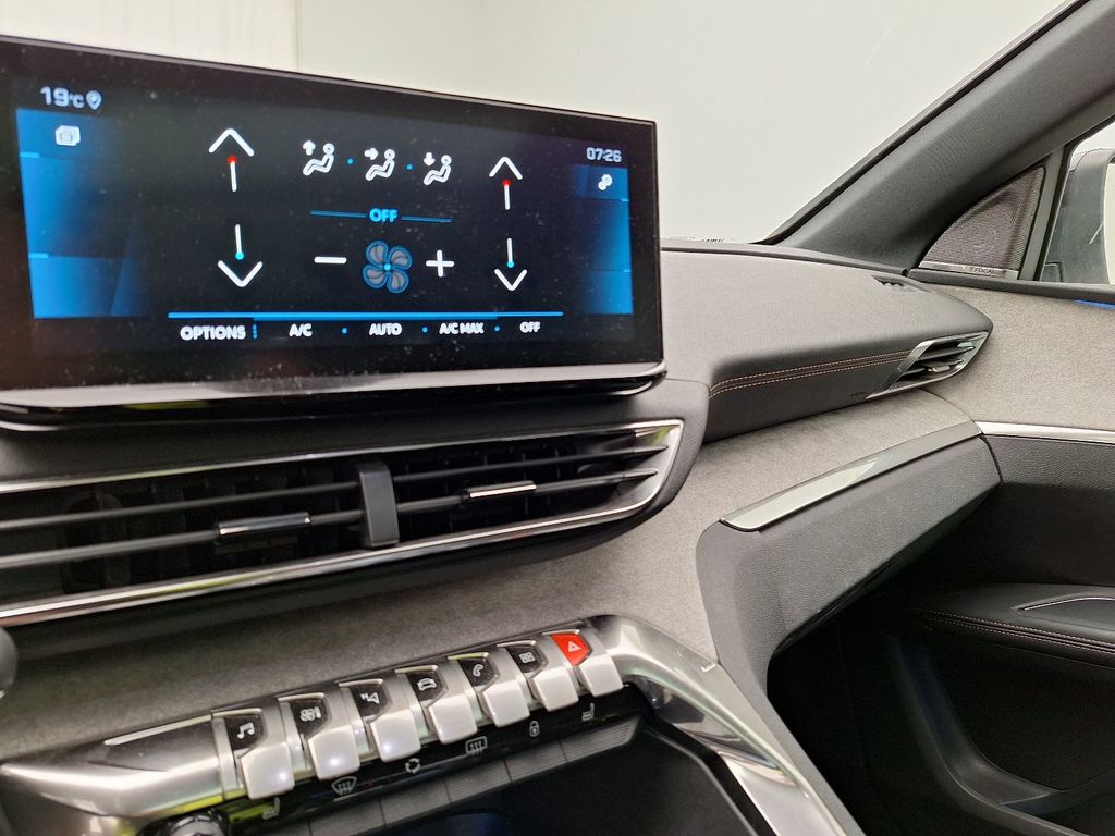Peugeot 5008 - 2021 5008 1.2 PURETECH GT, 2022