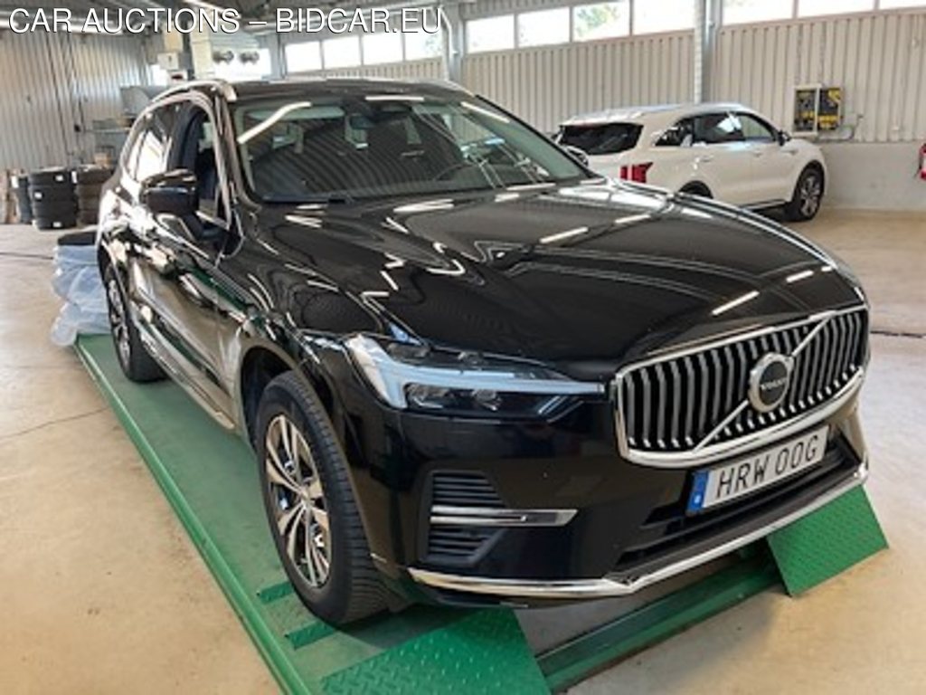 Volvo XC60 T6 Recharge AWD Core Bright Panorama Drag Ljuspaket Klimatpaket Parkeringssupport