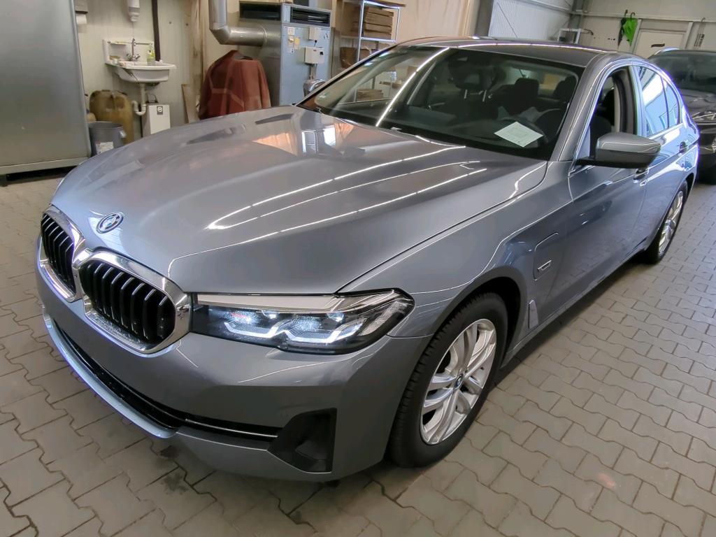 BMW 520e AUT., 2022