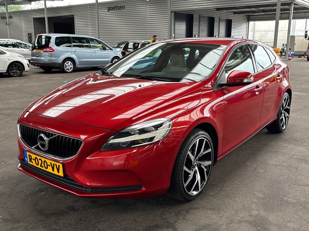 Volvo V40 2.0 T2 KINETIC, 2018