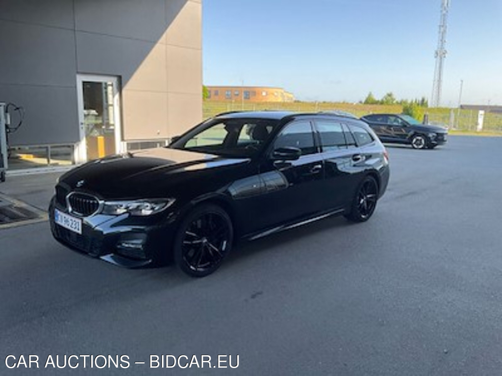 BMW 3 serie 3.0 330D XDRIVE F M-SPORT TOURING AUTO UA!