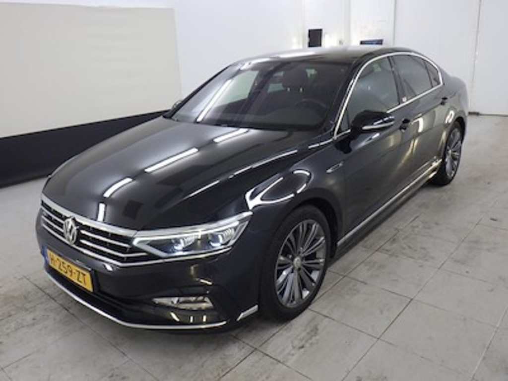 Volkswagen PASSAT 1.5 TSI 7-DSG Elegance Business R 4d