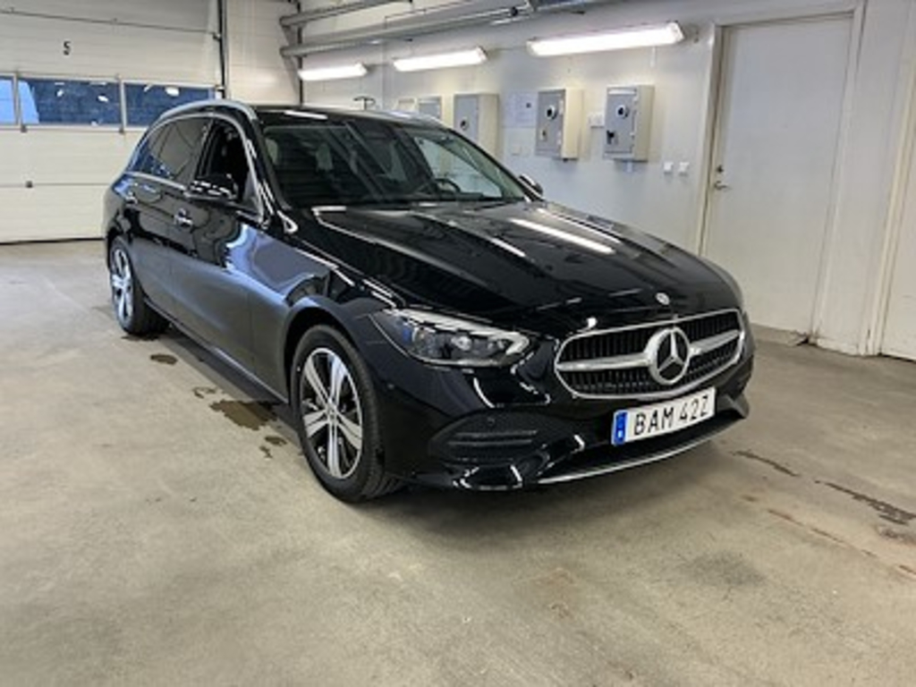 Mercedes-Benz C-Class 300 T e Se Edition Premium Paket Burmester EL-Stolar Drag 360 Kamera