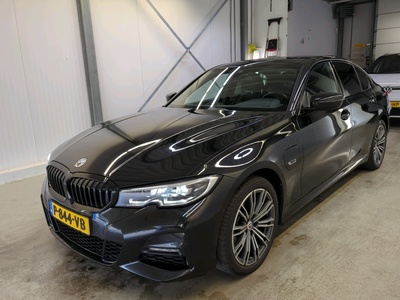 BMW 320 EA 150kW PHEV Business Edition Plus, 2022