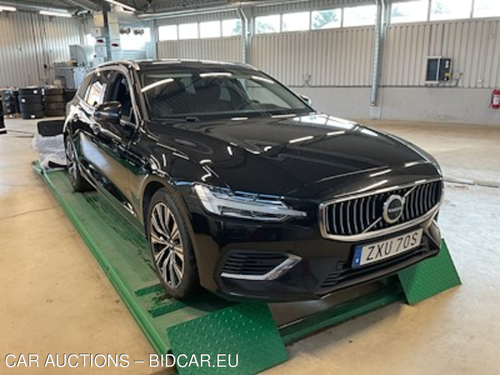 Volvo V60 T6 Recharge AWD Core Bright Ljus Skinn 360 Kamera H/K Drag EL-Stolar