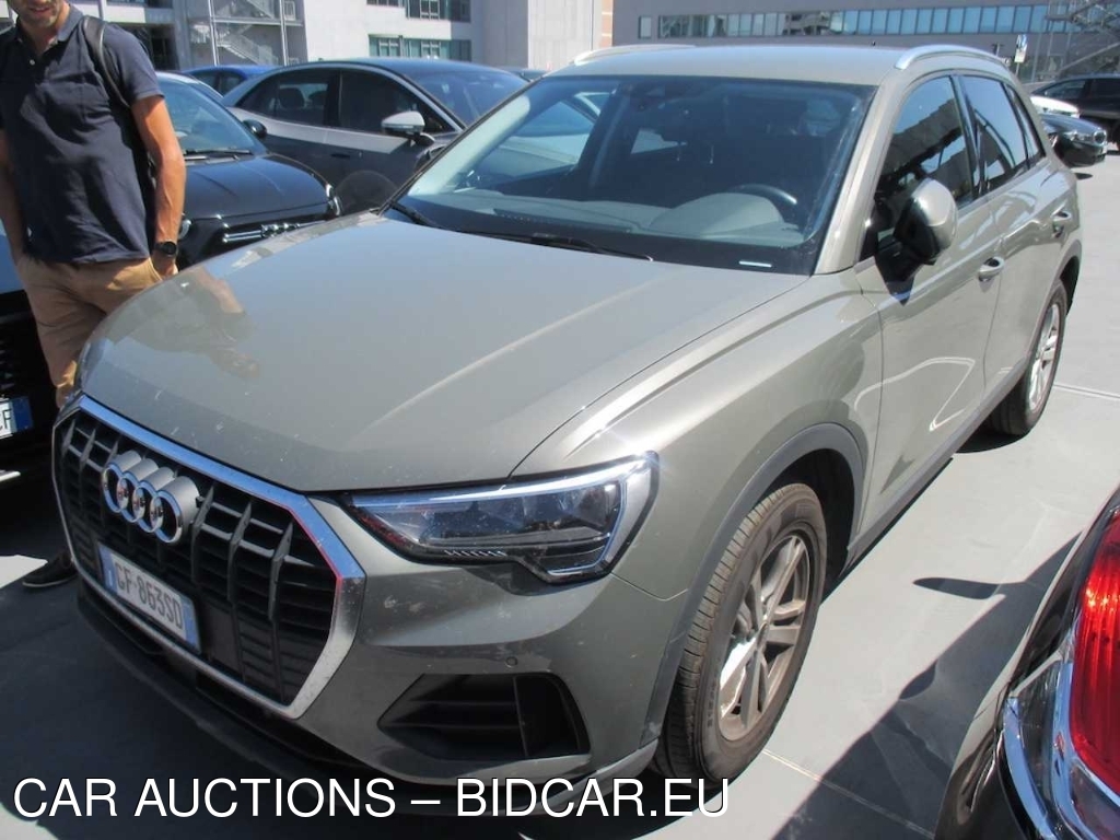 Audi Q3 35 TDI S tronic Business, 2021