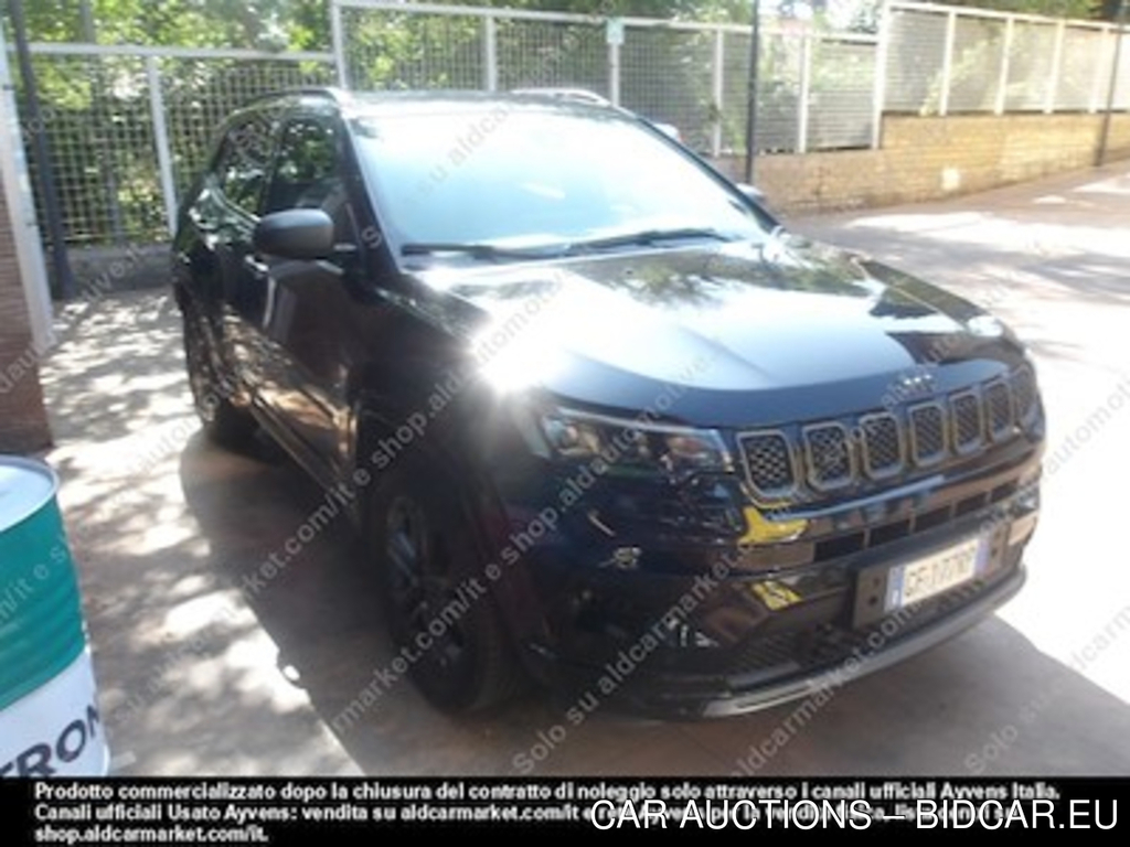 Jeep compass 1.3 turbo T4 110kw -