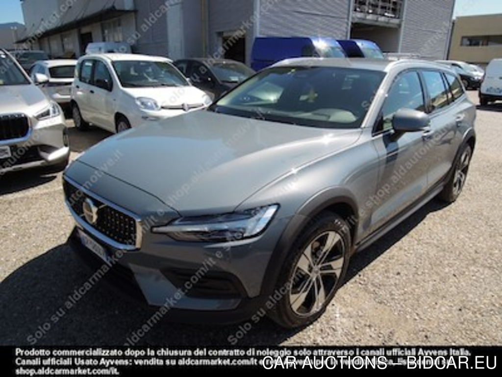 Volvo v60 cross count B4 D -