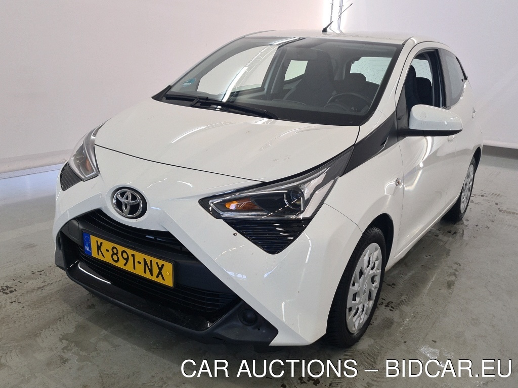 Toyota Aygo 1.0 VVT-I X-PLAY, 2021