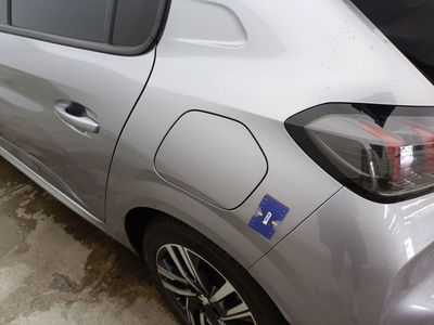 Peugeot 208 diesel - 2019 208 1.5 BLUEHDI ALLURE, 2023