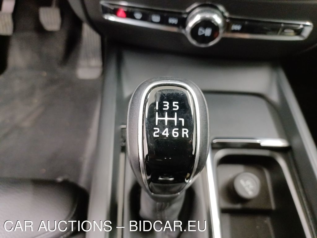 Volvo V60 diesel - 2018 V60 2.0 D3 MOMENTUM PRO, 2020