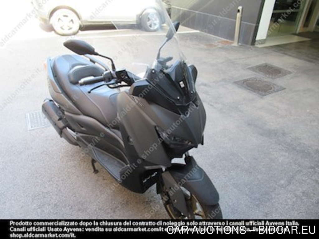 YAMAHA xmax 300 tech max motociclo -
