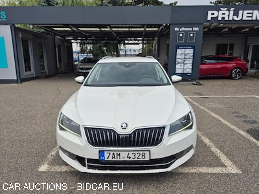 Skoda Superb 2.0 TDI 140kW 4x4 Style Combi DSG